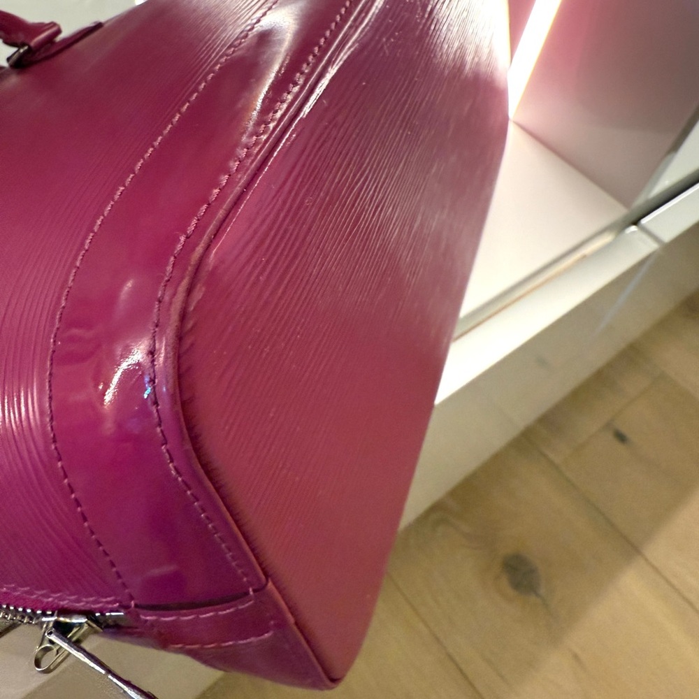 Louis Vuitton Alma PM Epi Leather - Picture 9 of 12